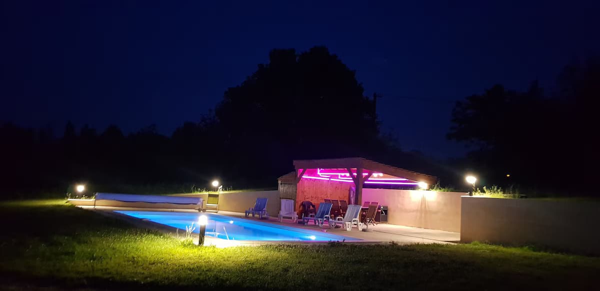 truffiere piscine nuit