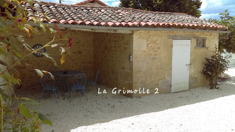 Gîtes de la Grimolle_Préau