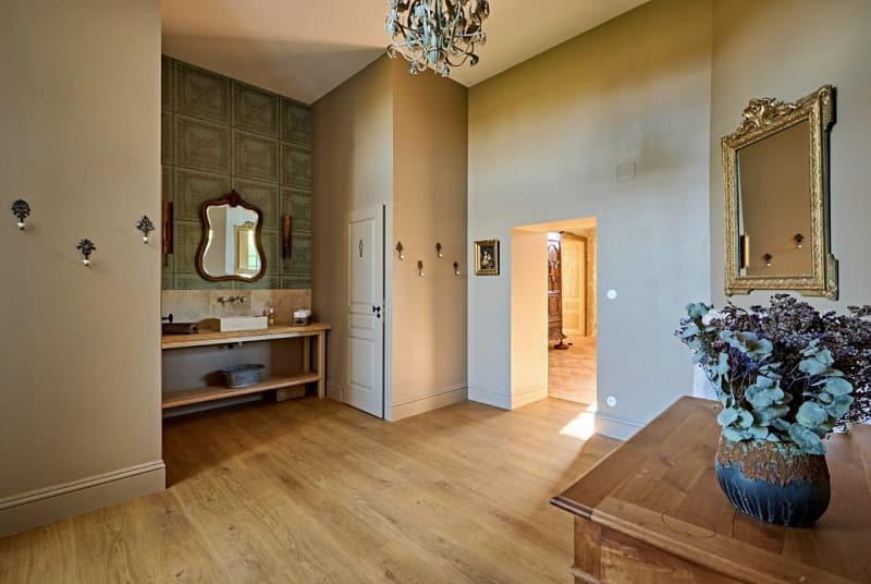 vestibule avec wc rdc