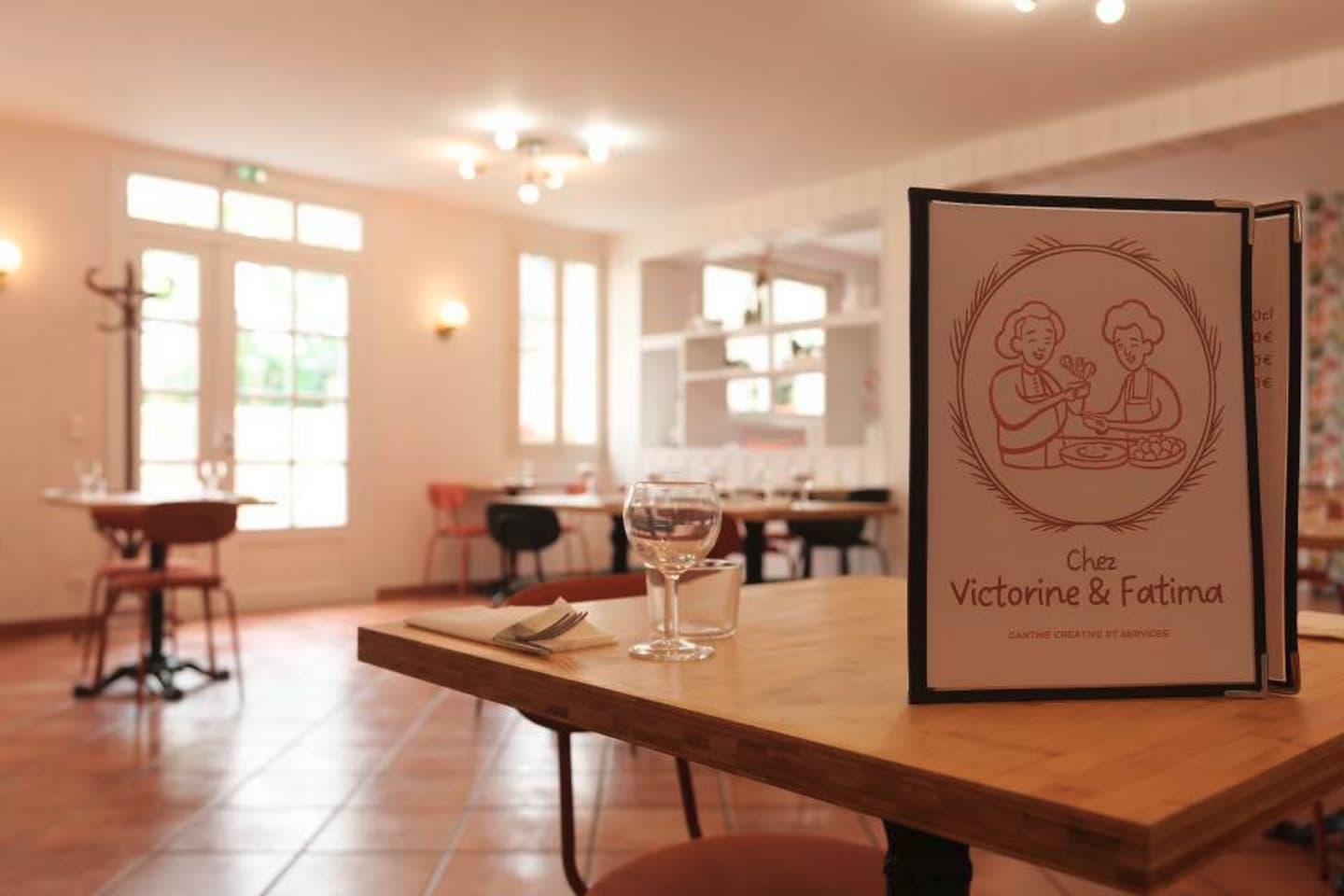 Chez Victorine et Fatima - Bosdarros - la salle