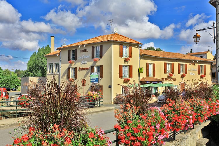 Hôtel du Cheval Blanc et Clovis_7