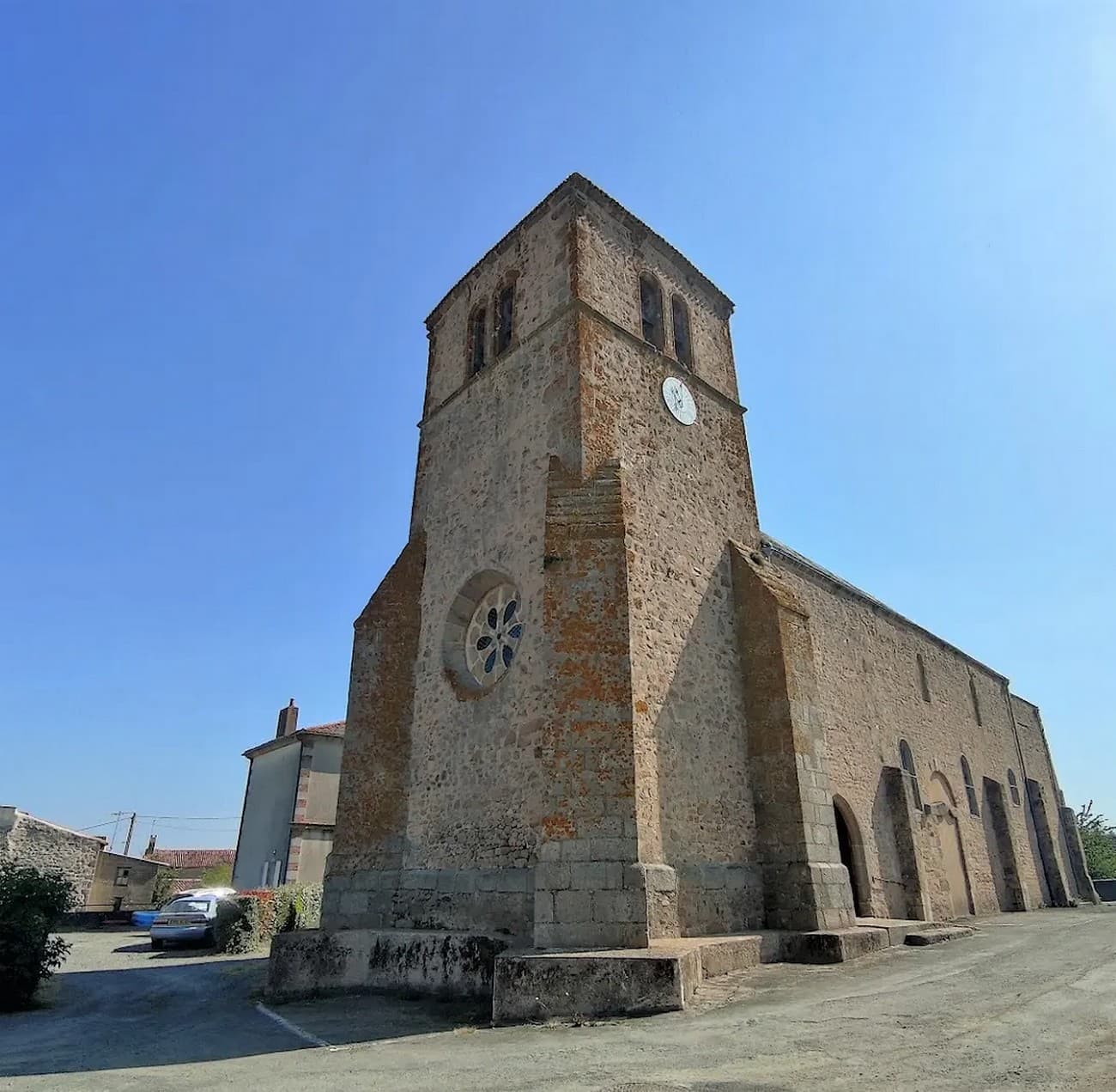 voulmentin-eglise-saint-pierre-et-paul