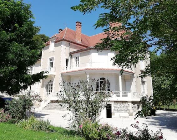 vue-de-chateau-excideuil-exterieur-2