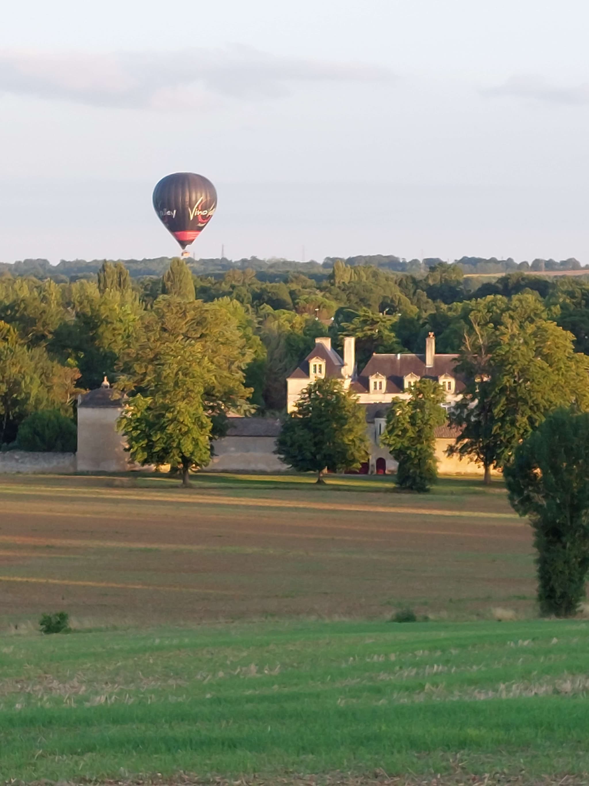vue-mongolfiere-terrasse-echire