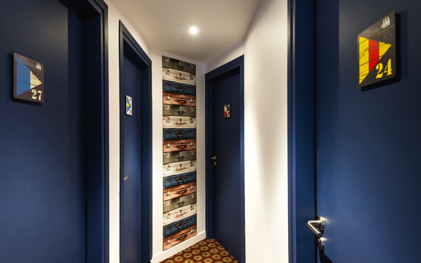 yc-hoteldeparis-couloir-038