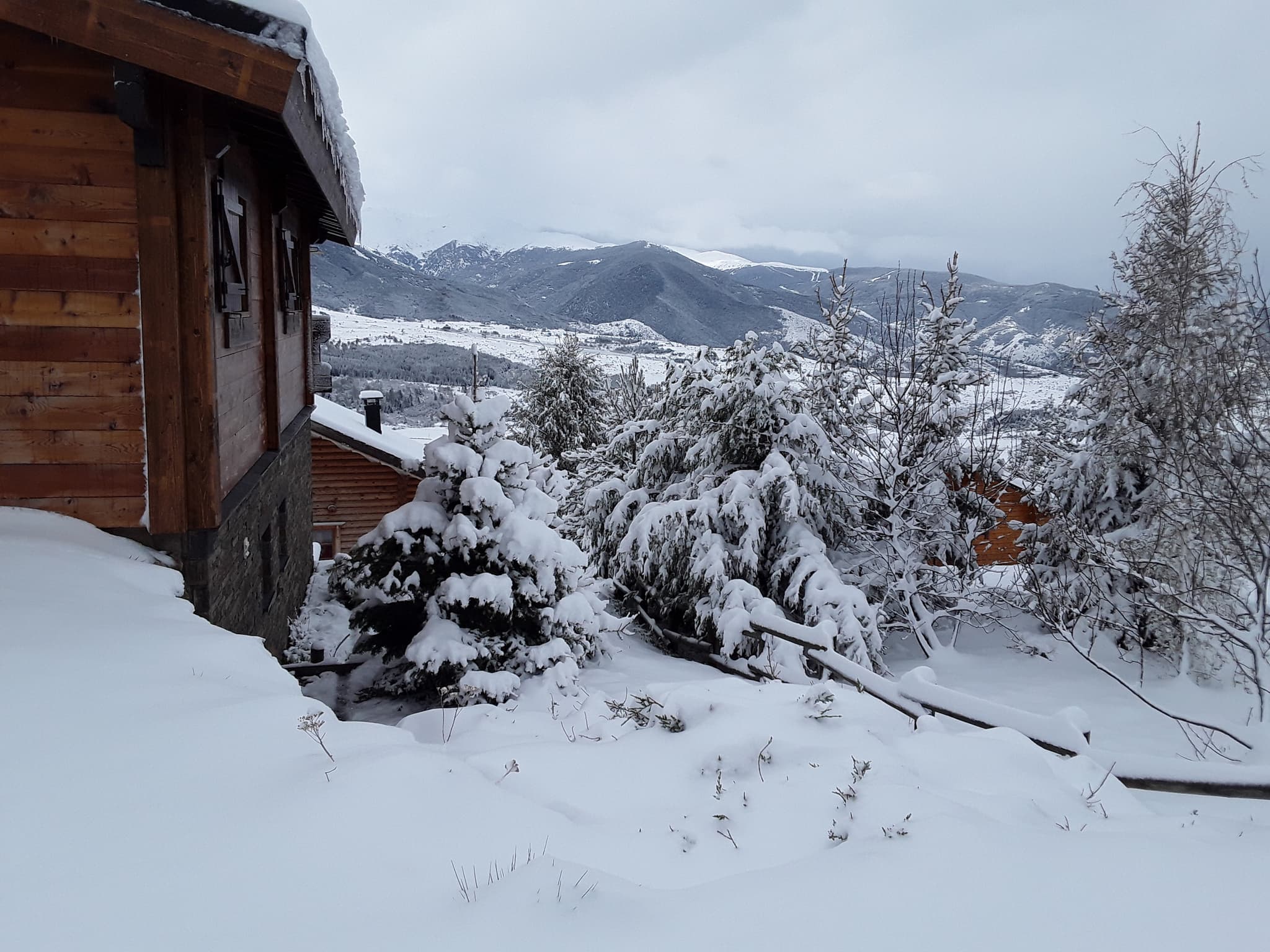 Le chalet en hiver