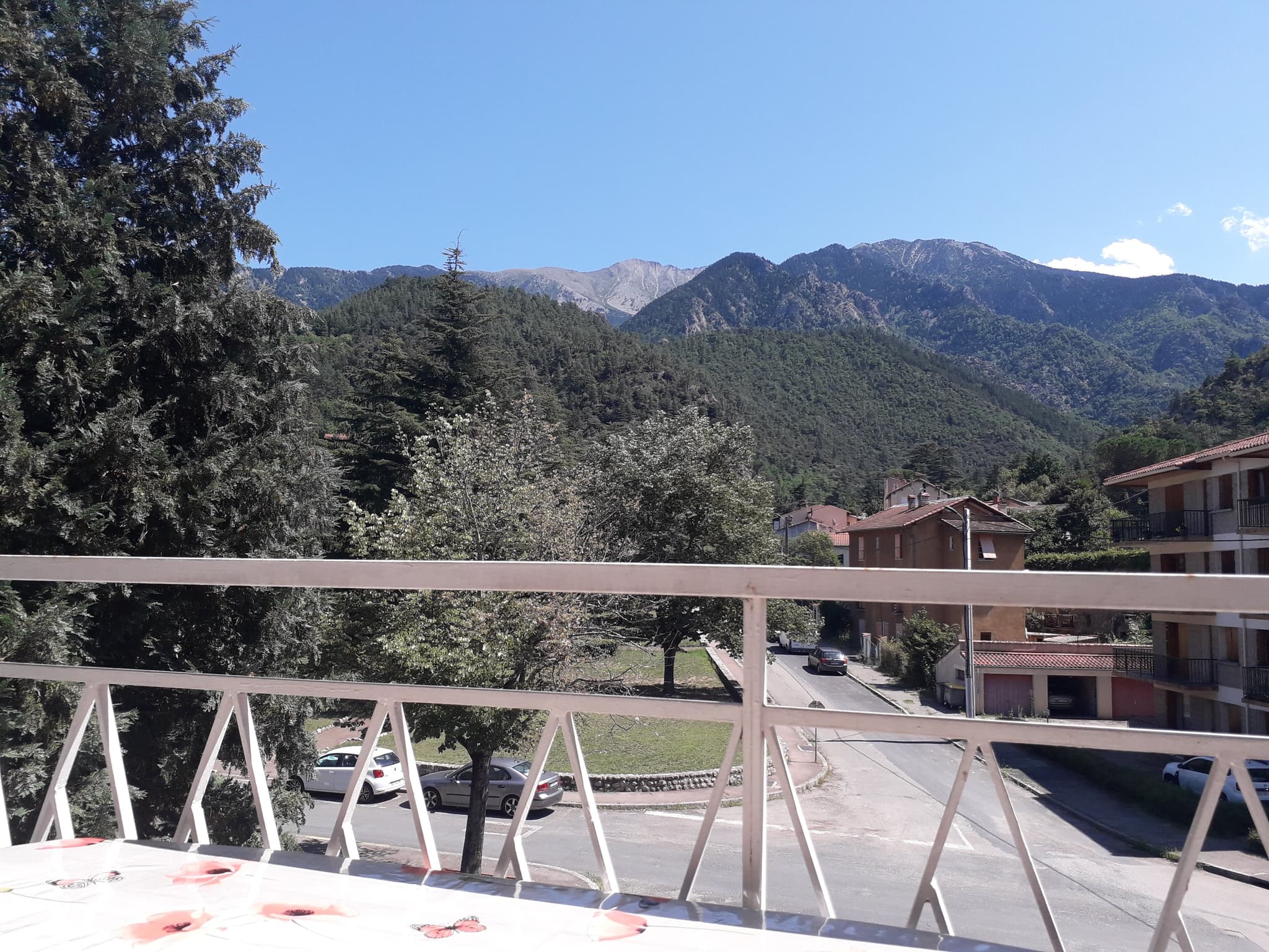 Vue sur le Canigó