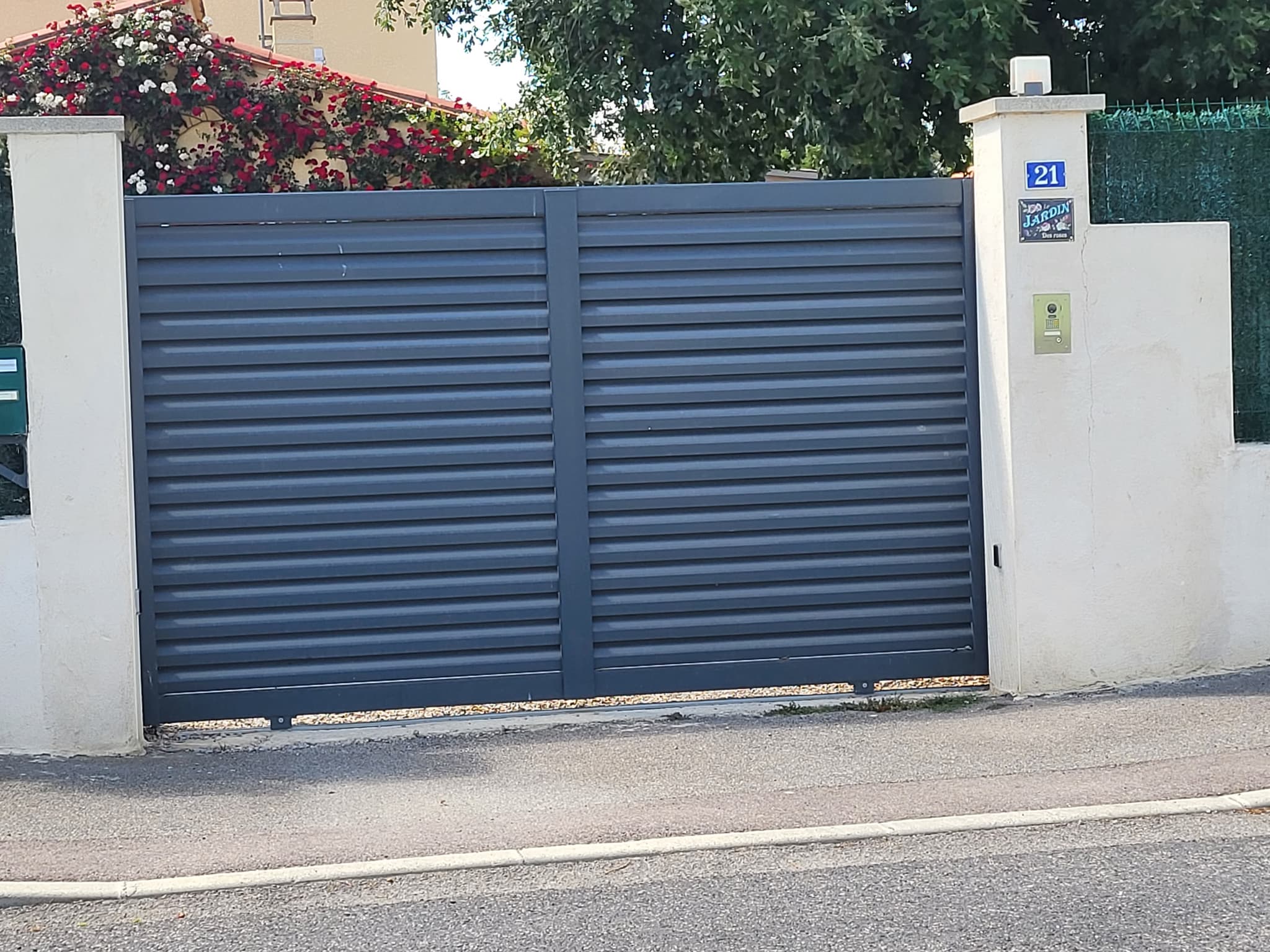 Aspres Thuir La Maison des Roses