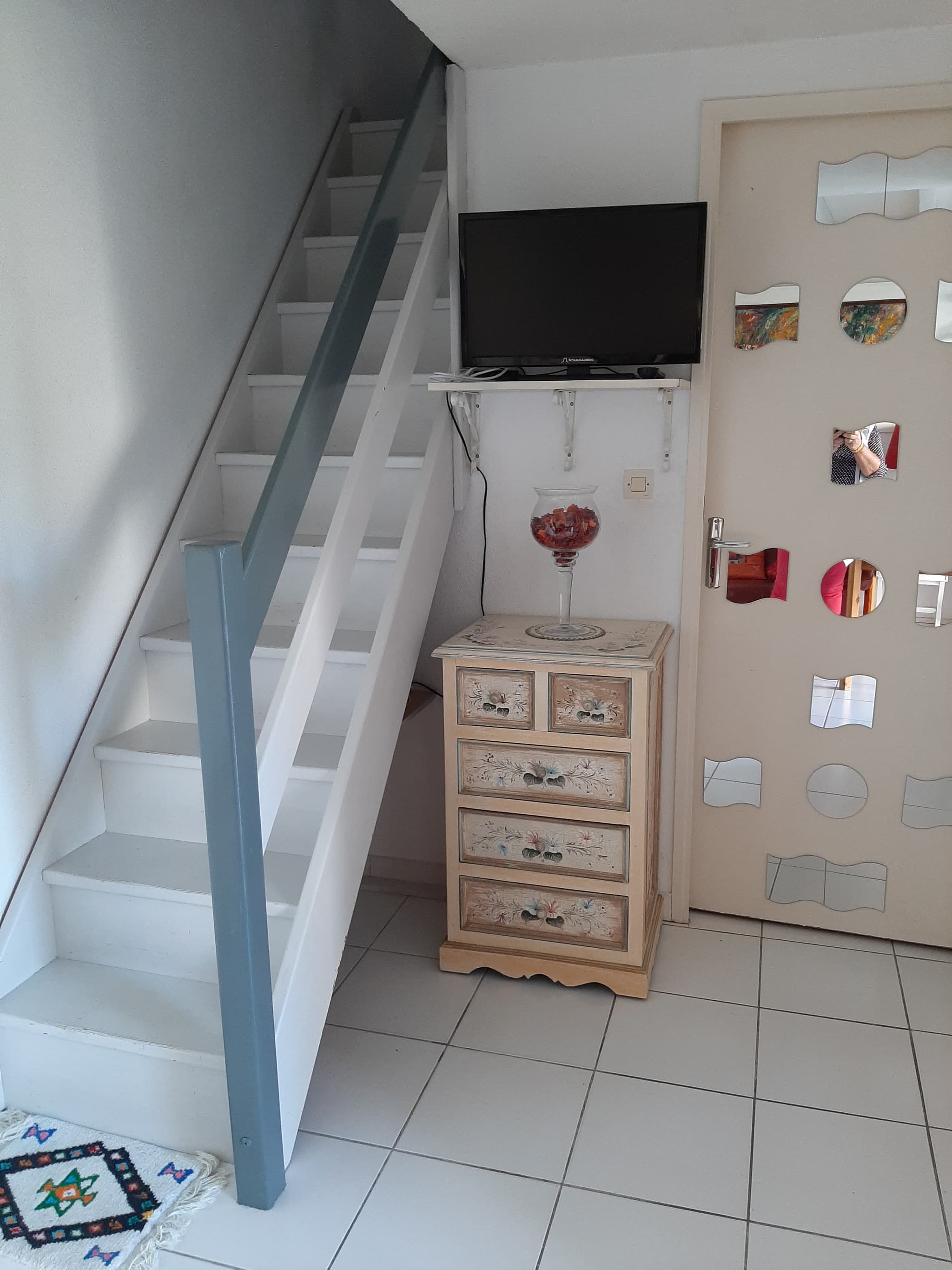 Escalier vers chambre à l'étage