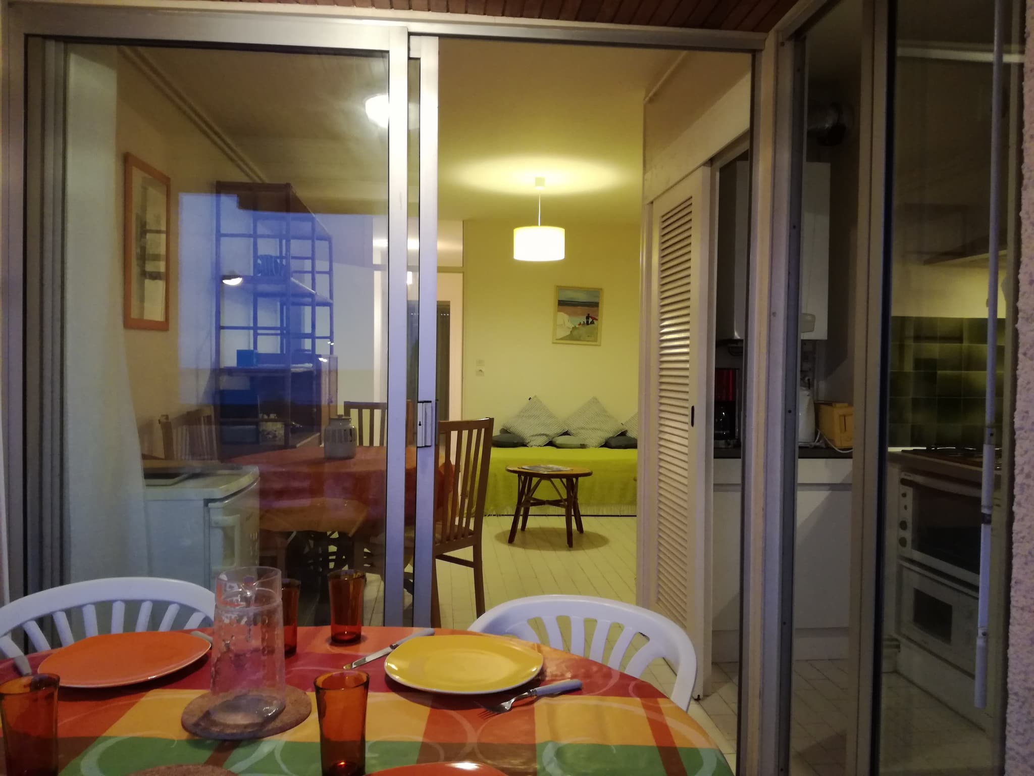 repas sur la terrasse ou à l'intérieur