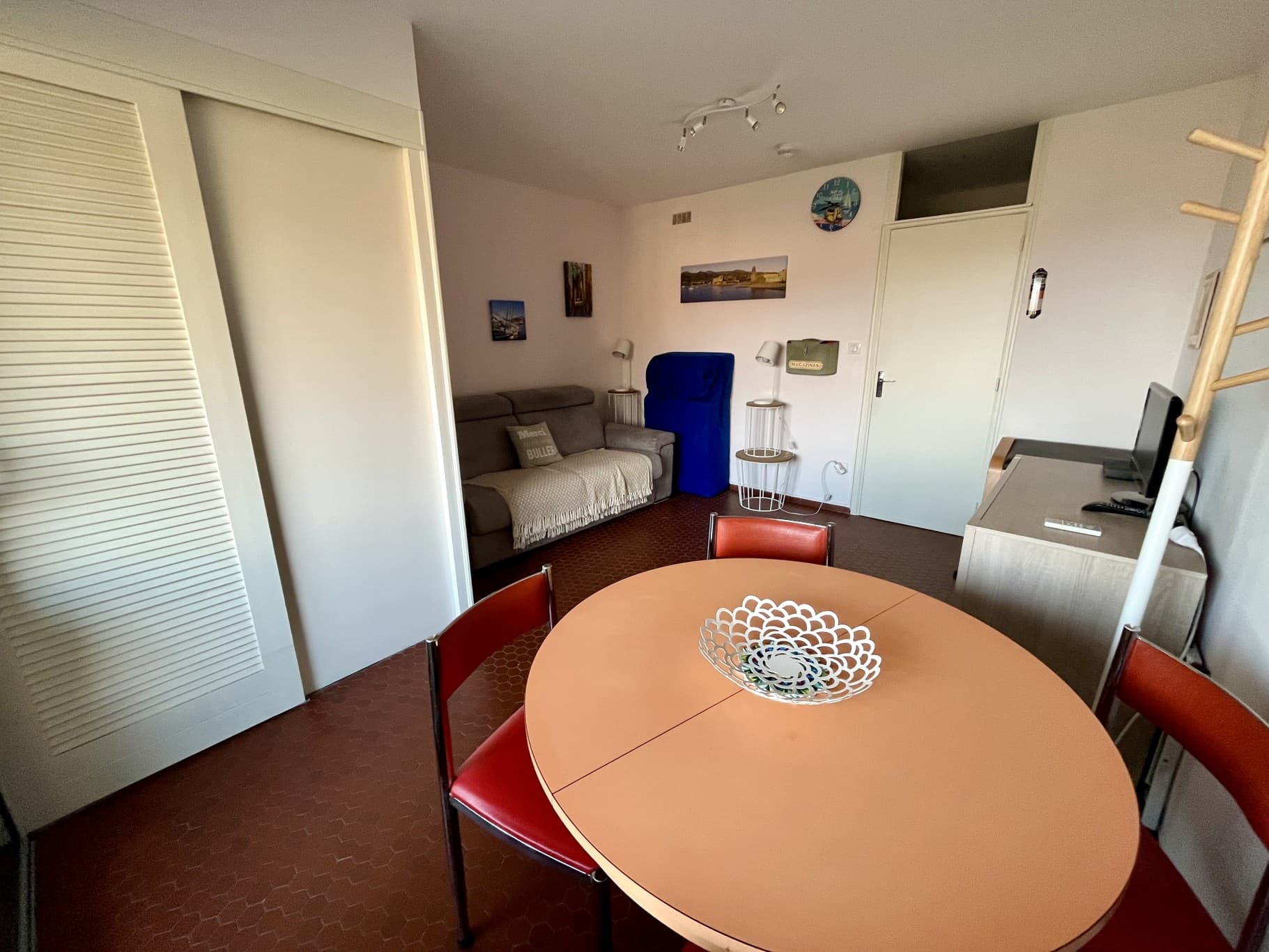 4_Location Collioure_vue_vers_salon