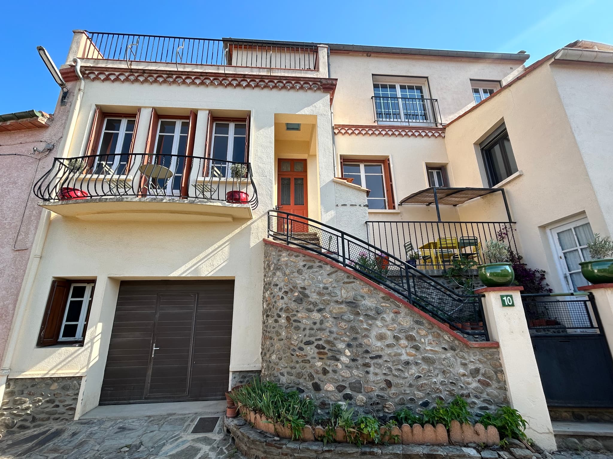 5 façade