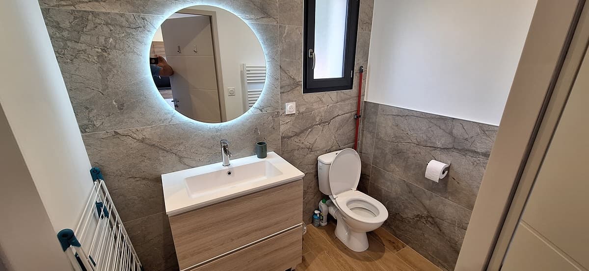 WC dans la salle d'eau