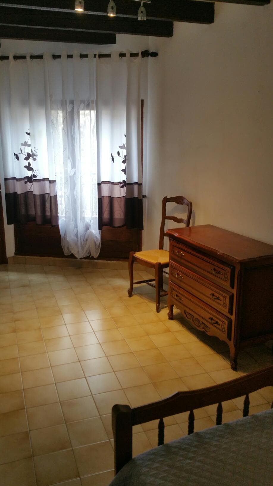 Chambre avec lit double
