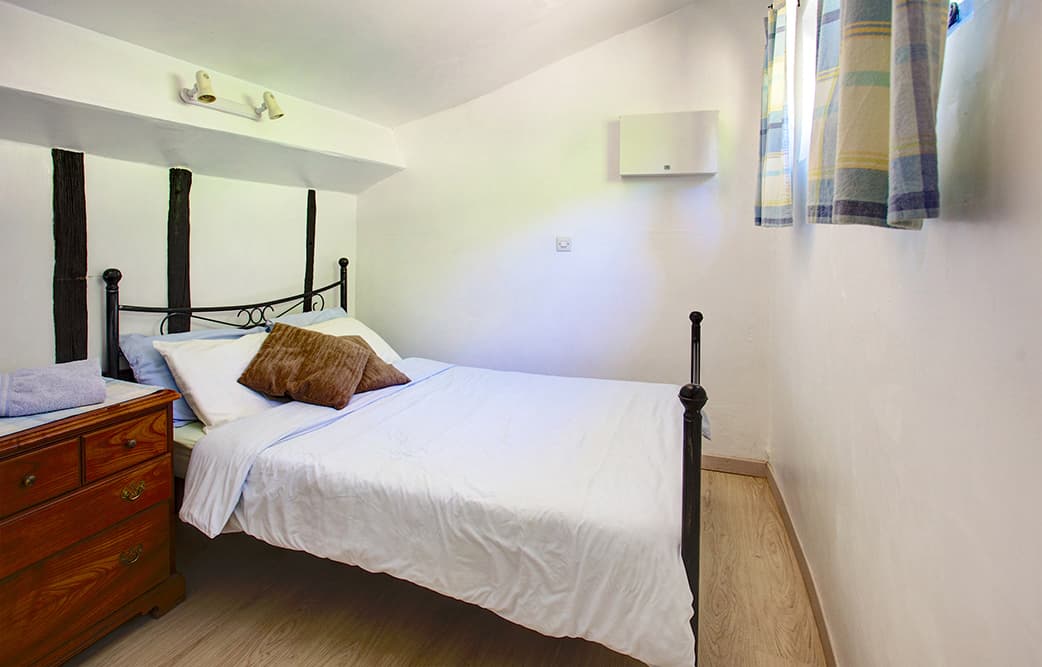 BergerieBedroomLarge