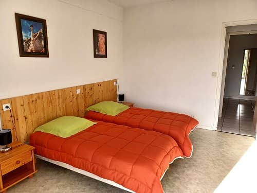 CHAMBRE 202 1