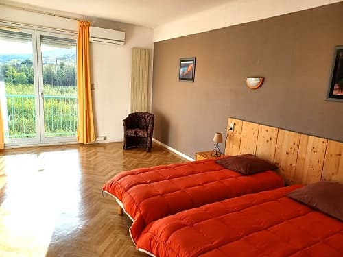 CHAMBRE 204