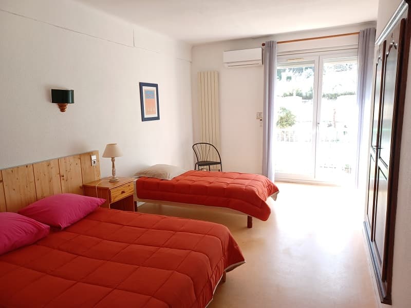 CHAMBRE 207