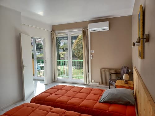 CHAMBRE 210