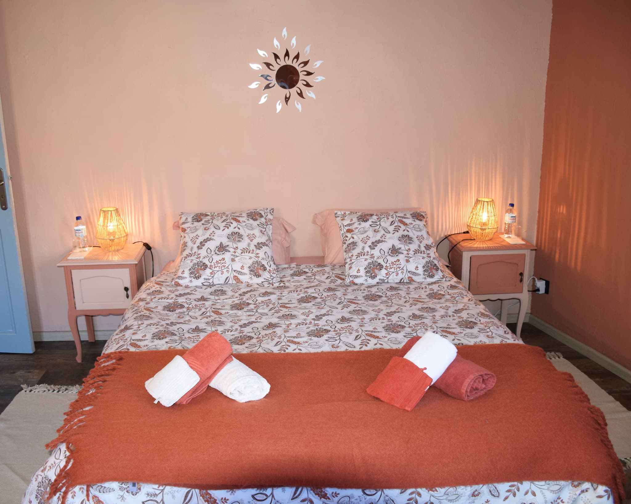 Chambre ocre 1 lit