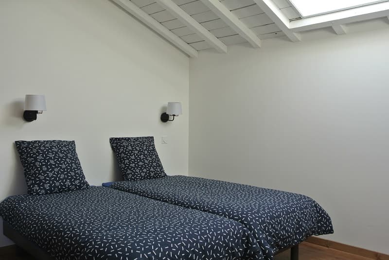 Chambre avec deux lits en 90 cm