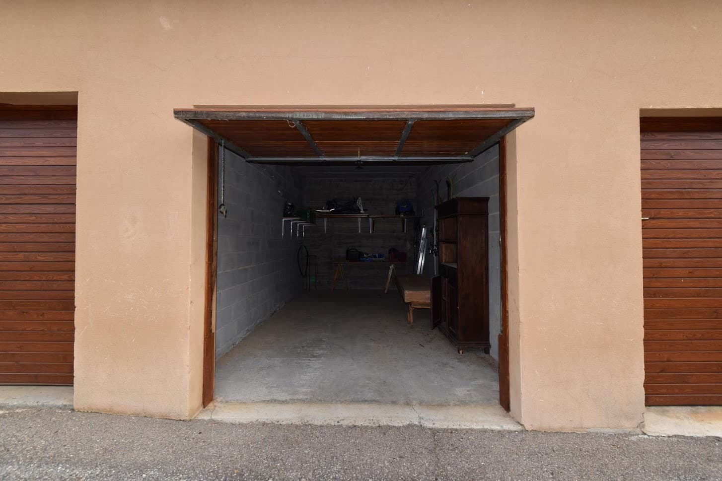 GARAGE
