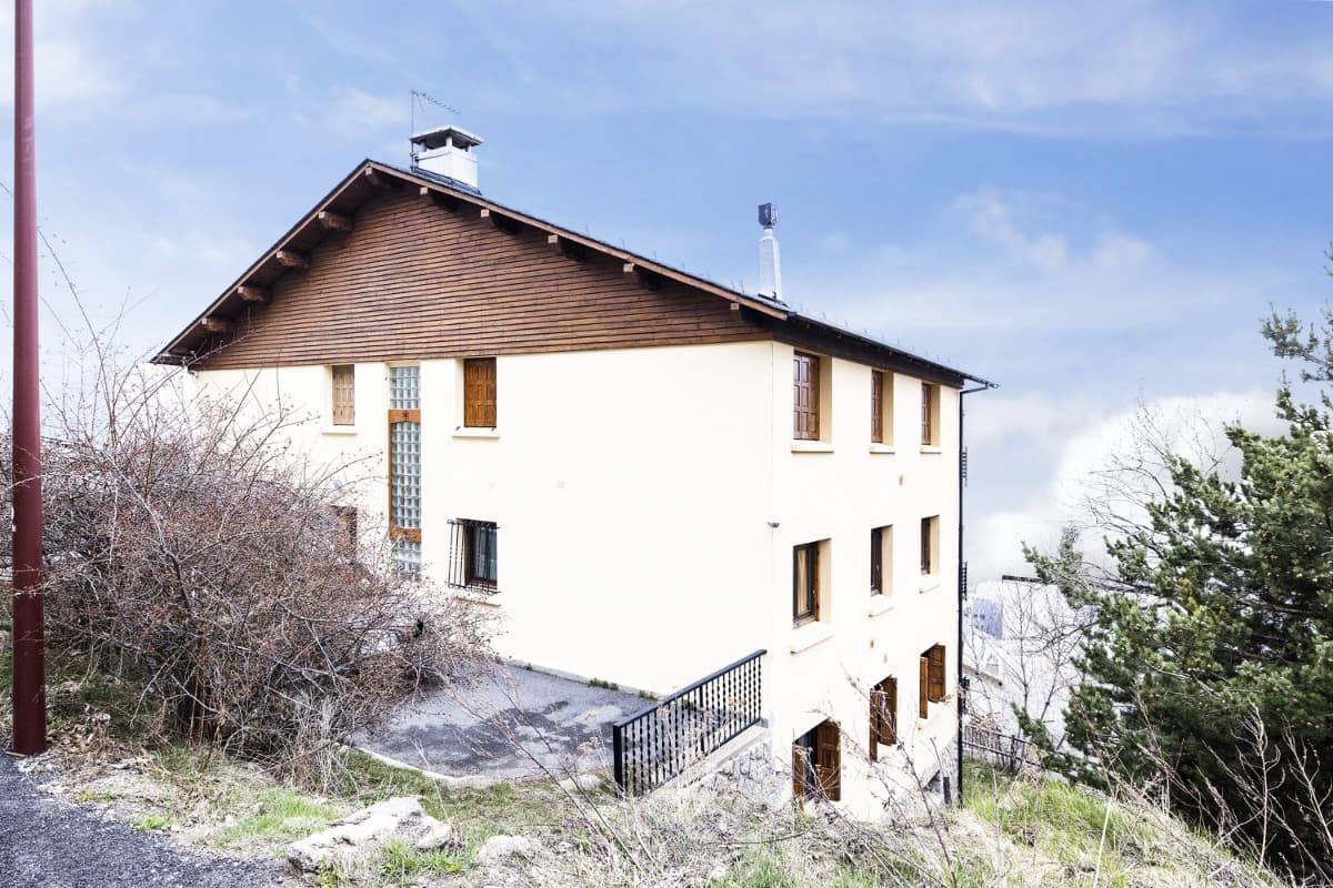 RESIDENCE
