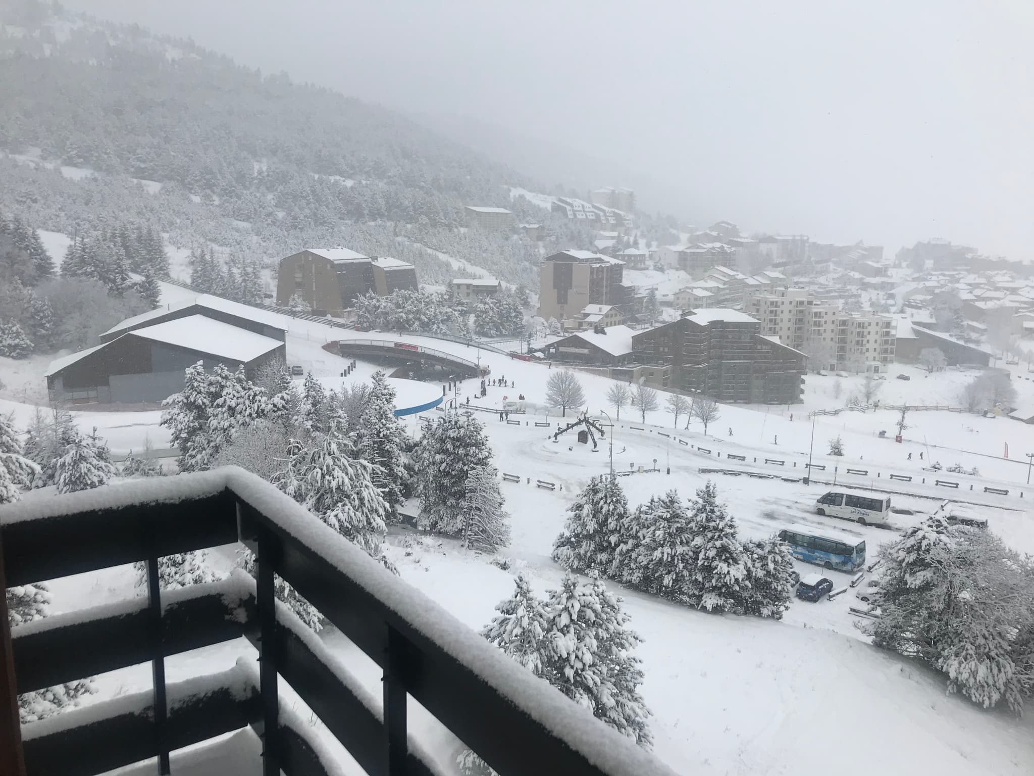 vue sur arrivée des pistes