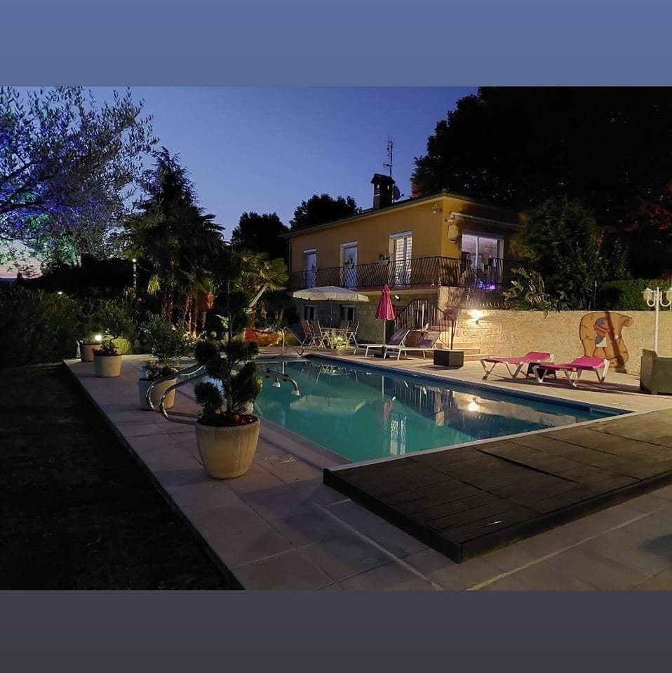 Villa Romaga, extérieur, piscine et façade