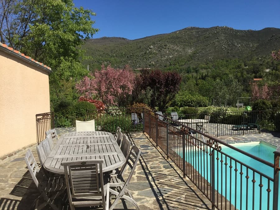 Terrasse et piscine
