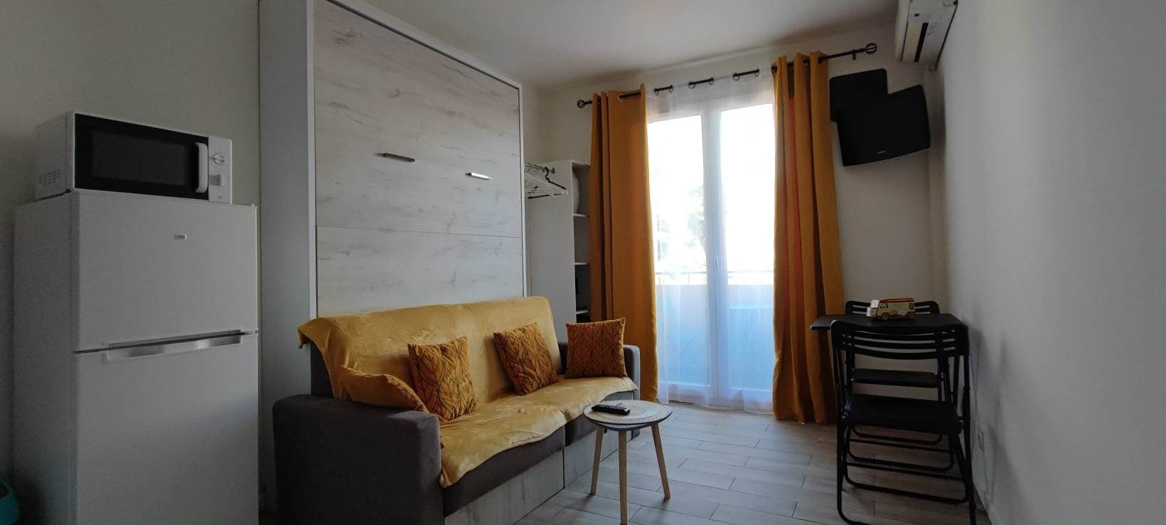 Studio 202 (2)