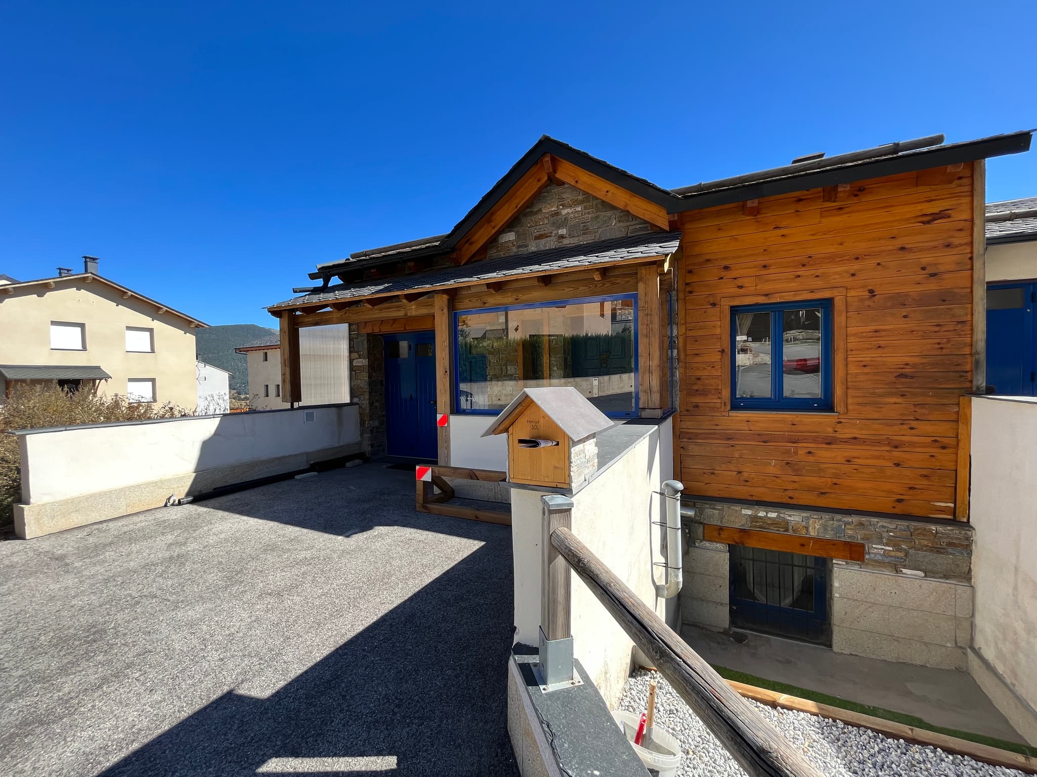 Vue chalet de devant