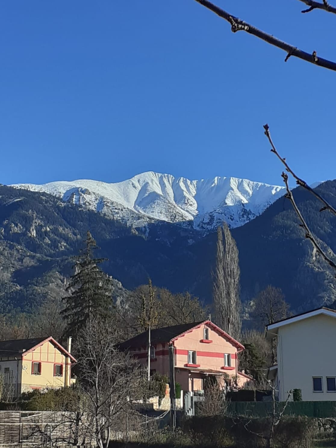 Vue sur le Canigó en hiver
