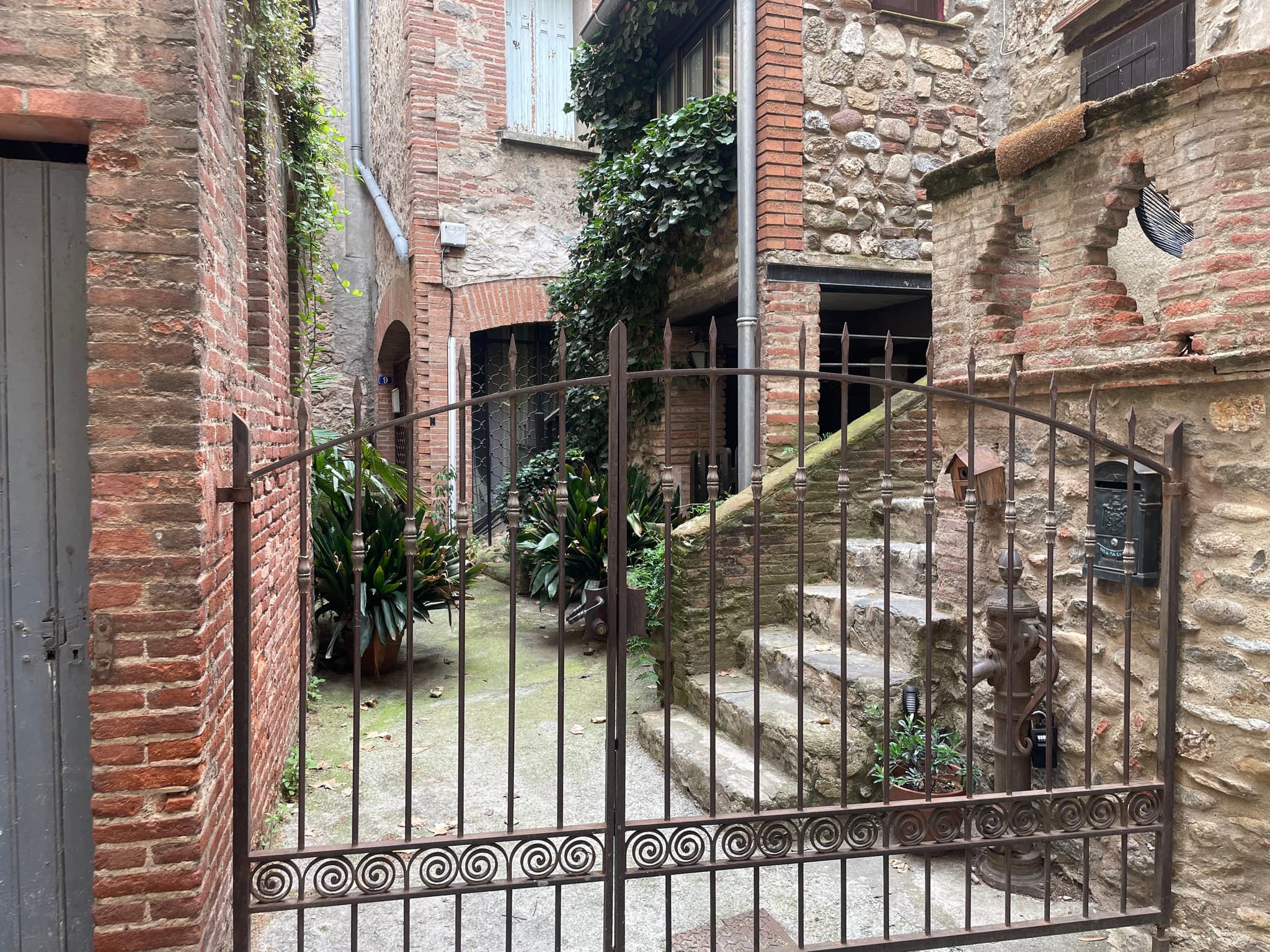 arrivée rue piétonne RUE DU PETIT PARIS