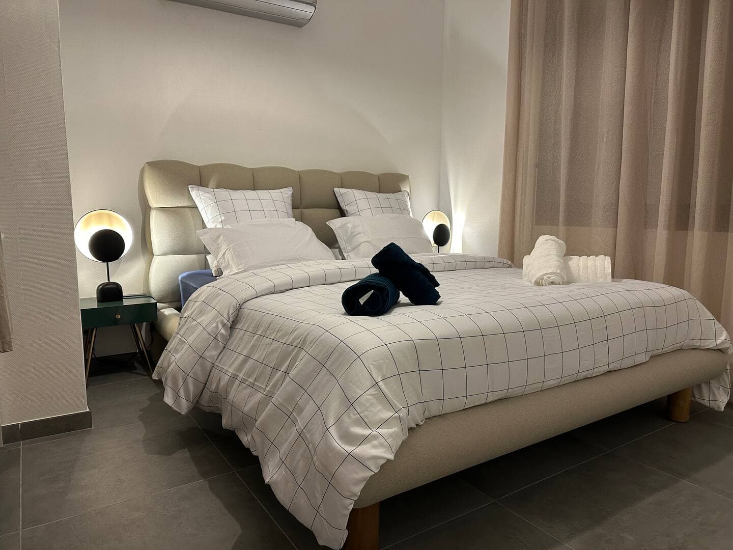 Chambre avec lit en 160 cm
