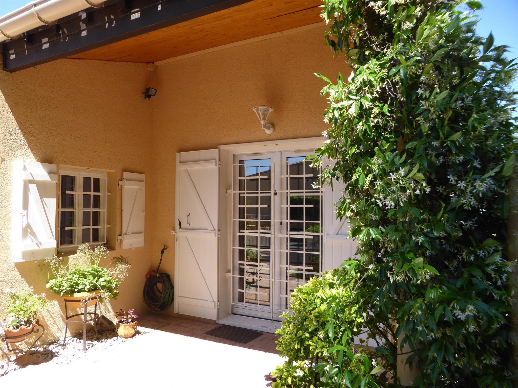 Entrée couverte et ombragée_6