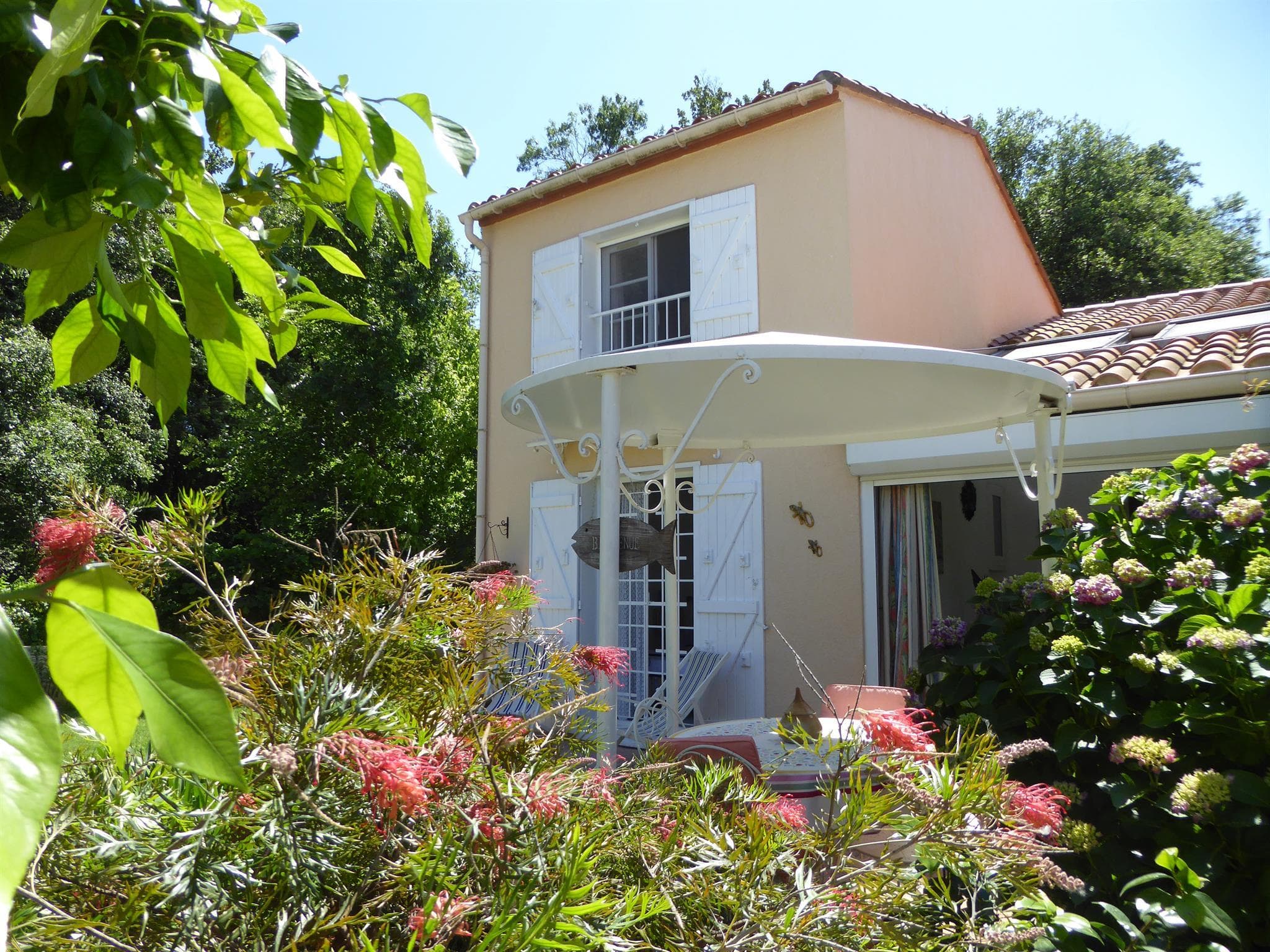 Les Sittelles jardin côté sud_1