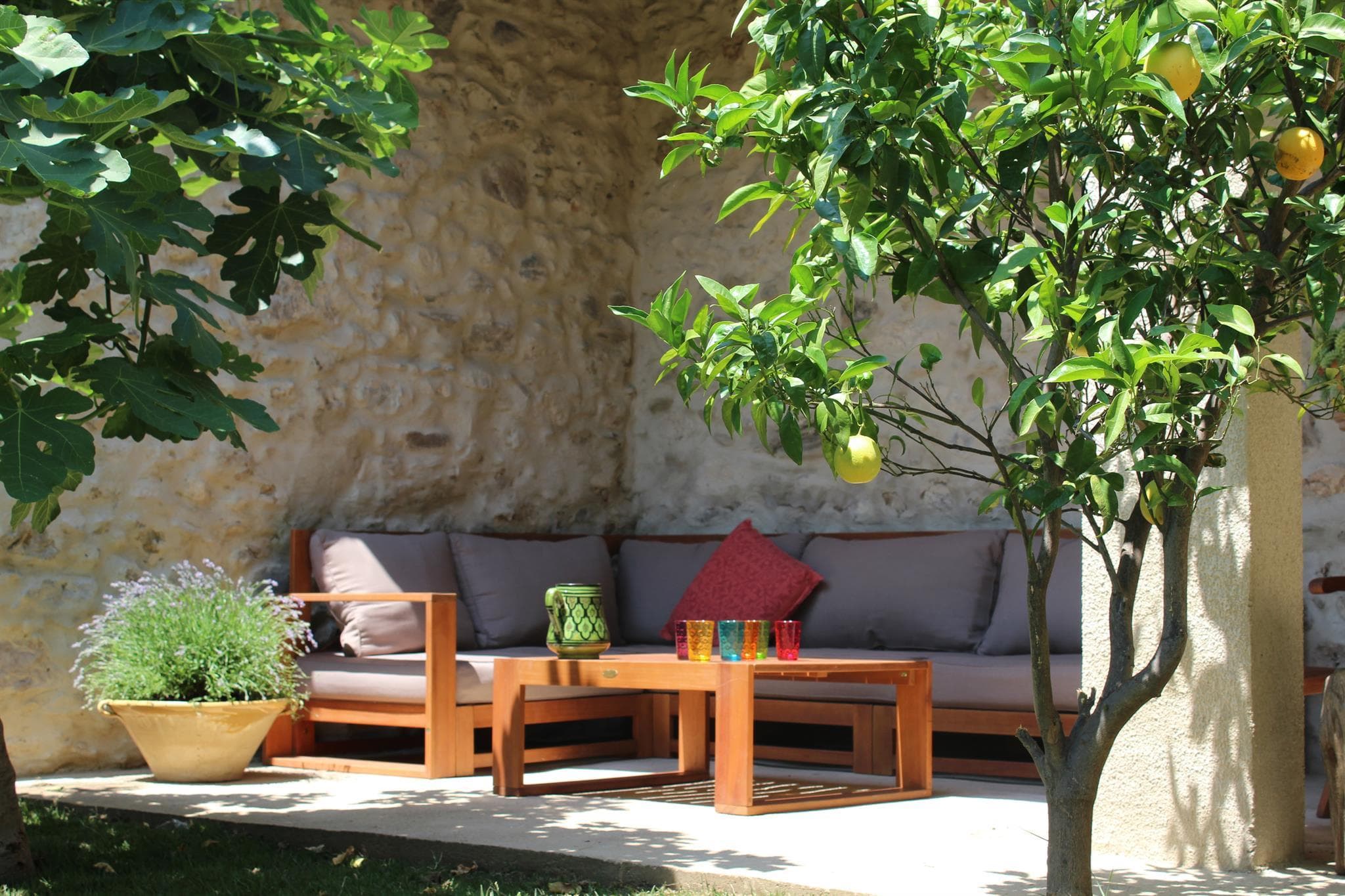 SALON DE JARDIN GITE LES VINYES_1