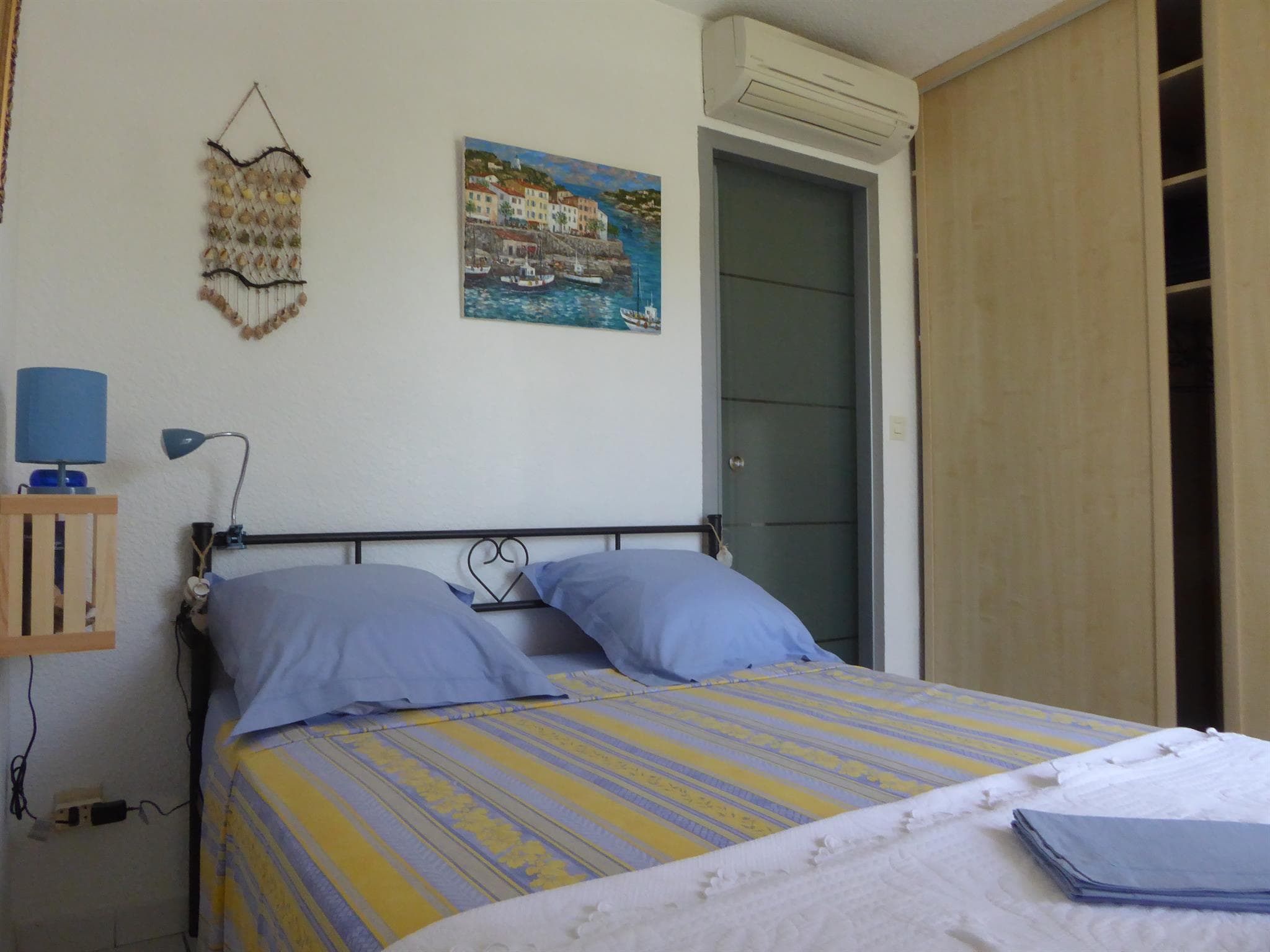 chambre côté jardin, jouxtant salle de bain_18
