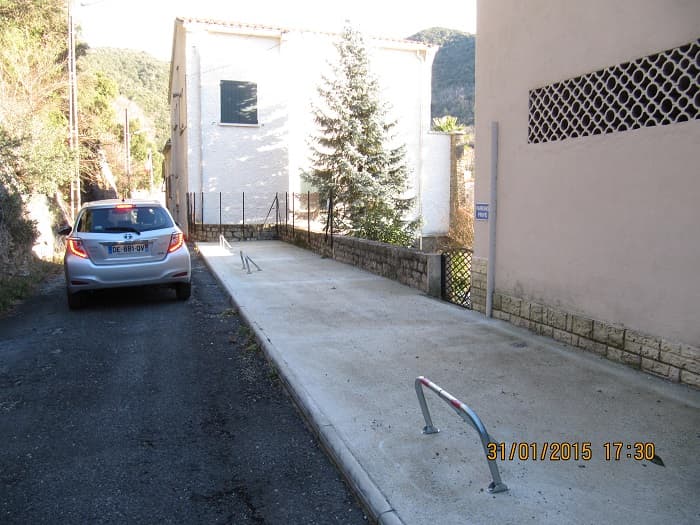 parking entrée maison