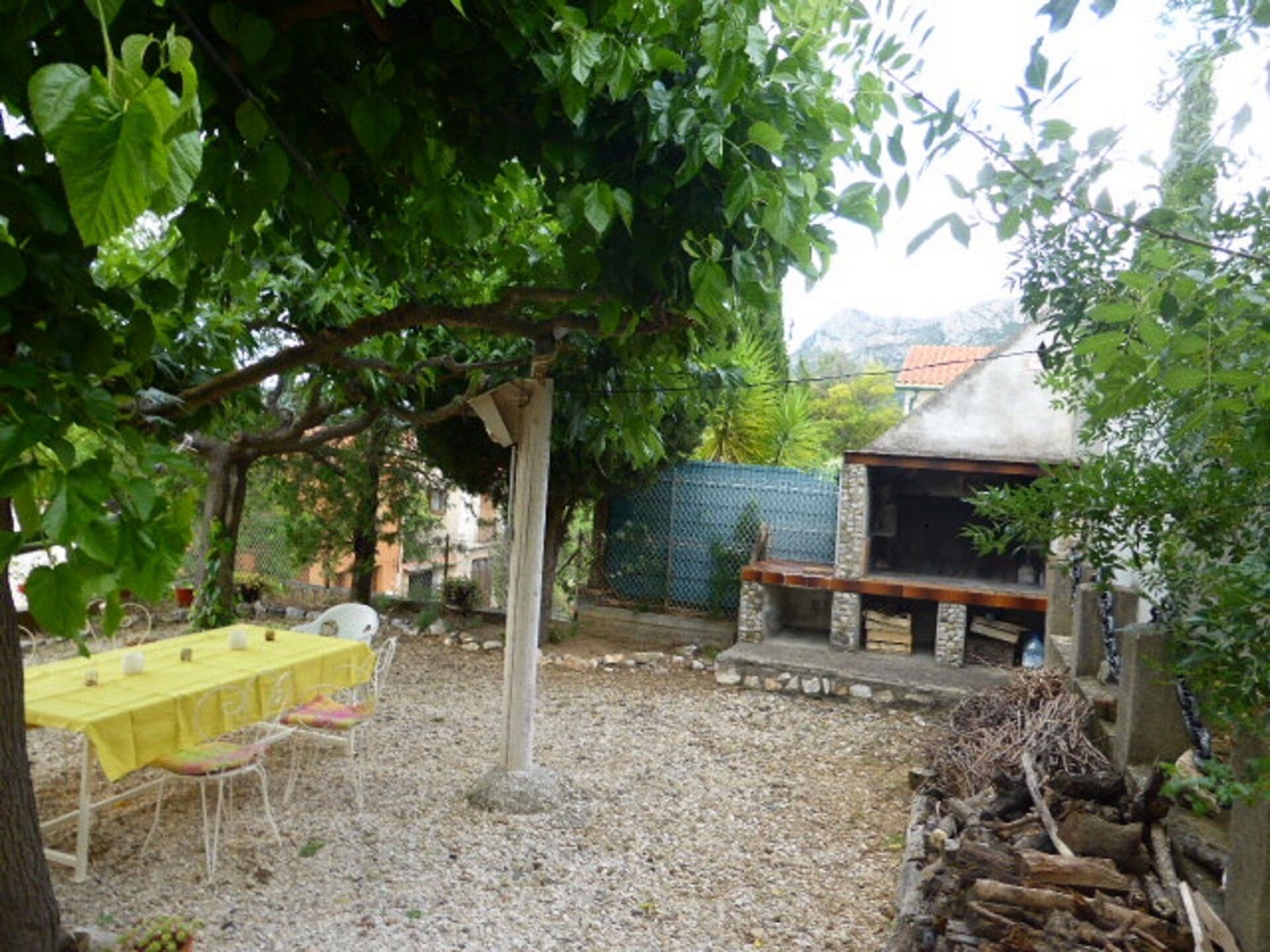 terrasse jardin barbecue