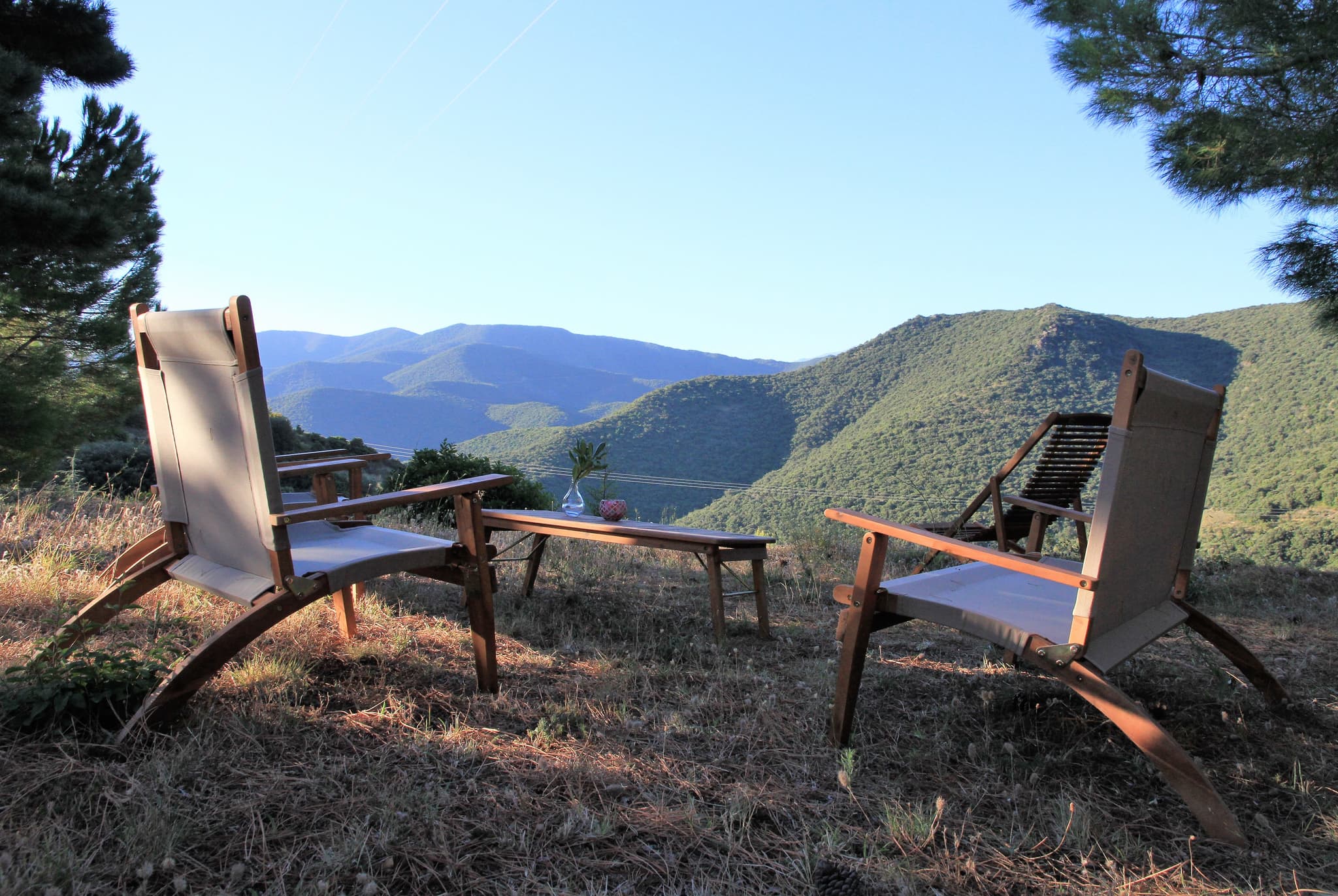 vue depuis le jardin - GITES ET TERROIRS EN OCCITANIE