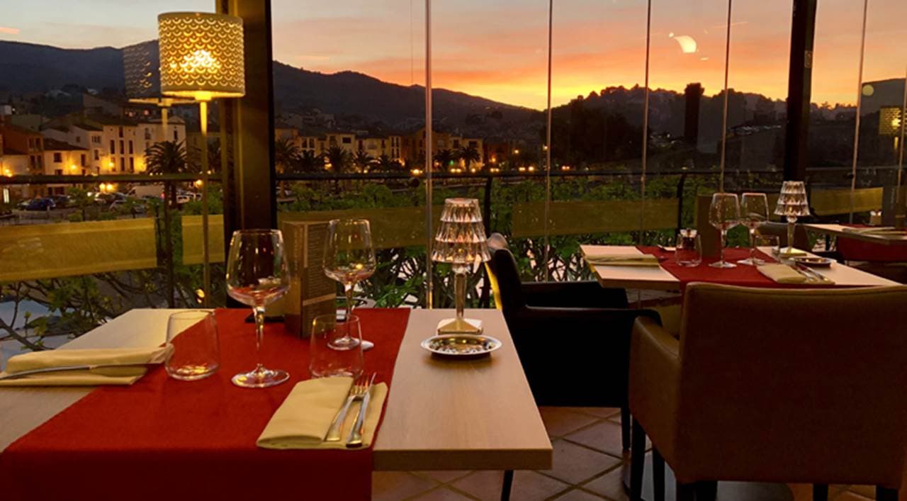 9-restaurant-neptune-table-nuit
