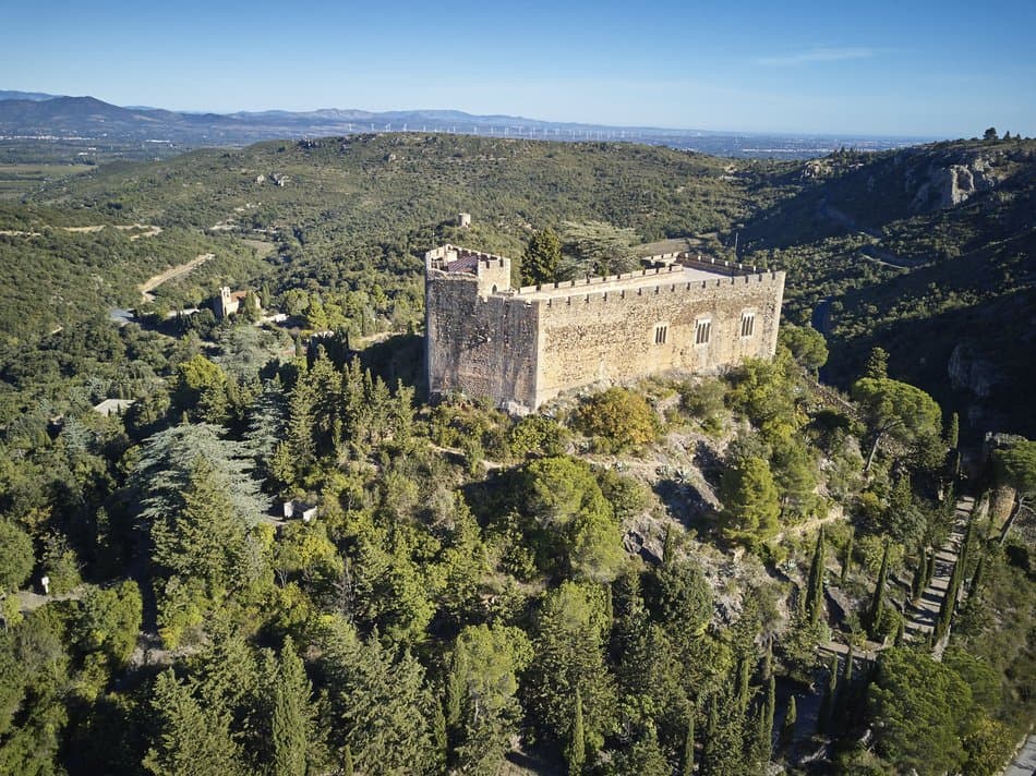 Aspres castelnou chateau