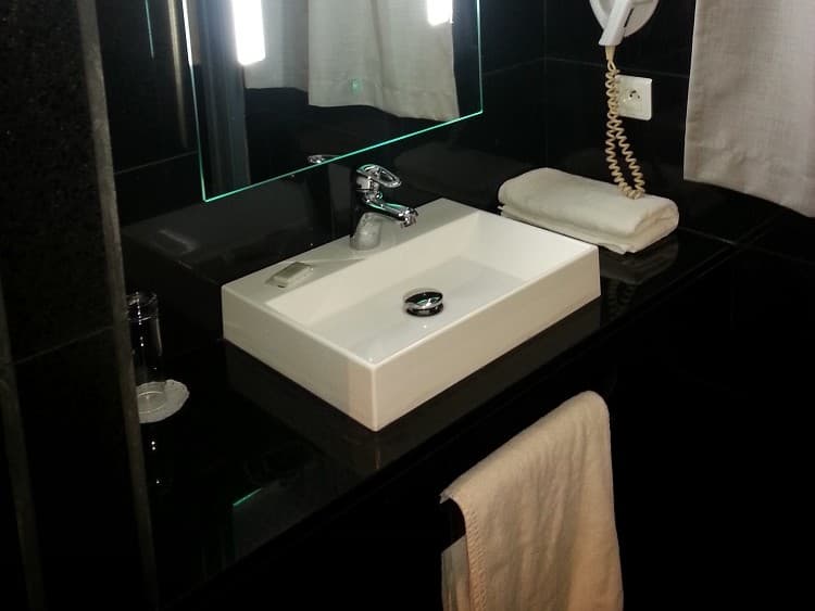 BRIT HOTEL 3