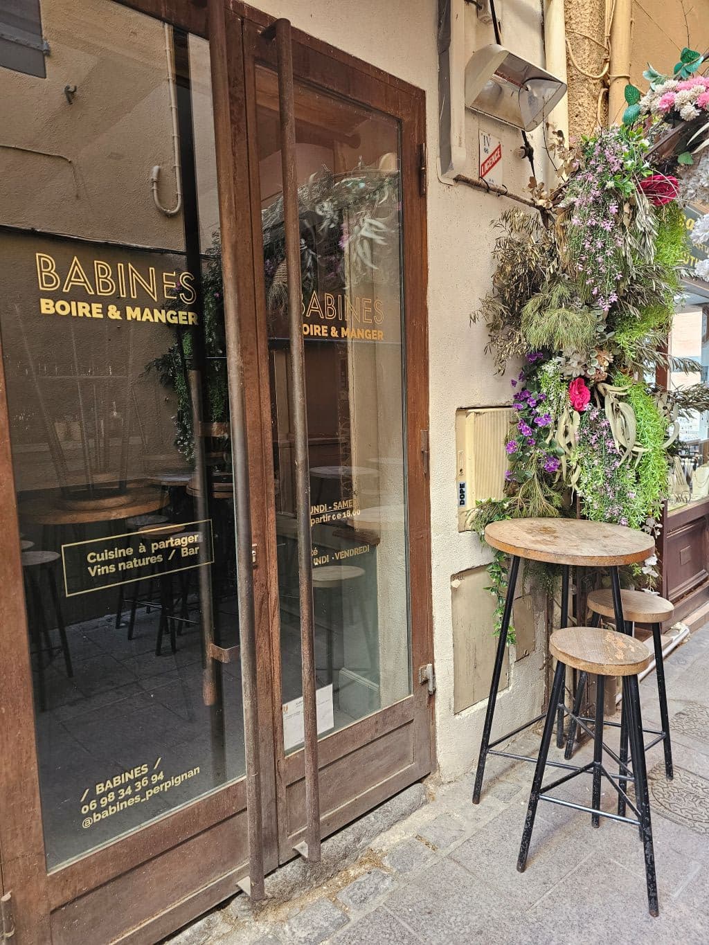 Babines photo 2