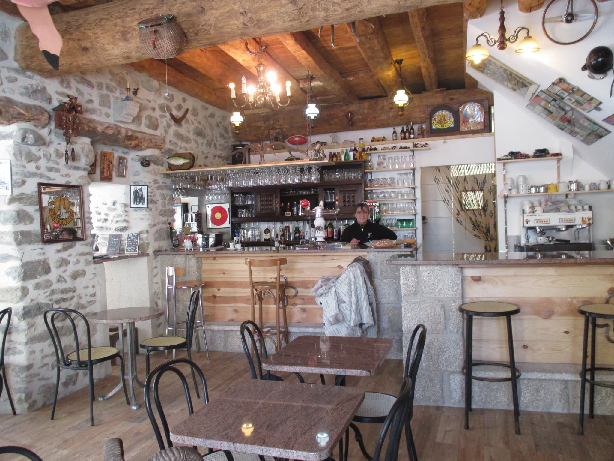 Bar Carcanet
