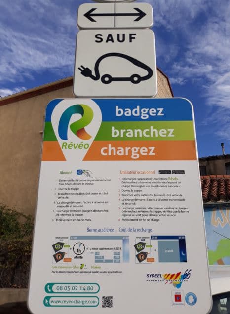 BORNE RECHARGE REVEO