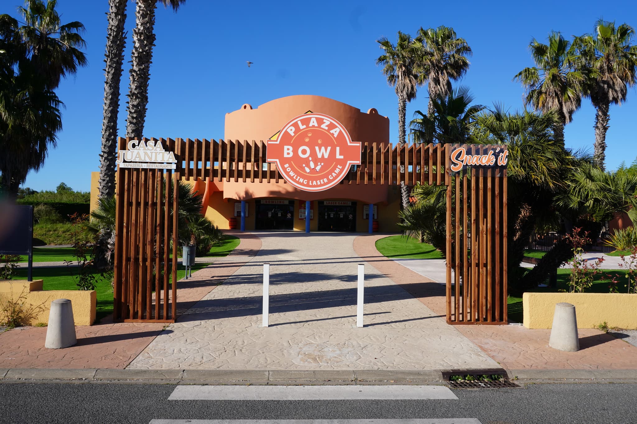 PLAZA BOWL