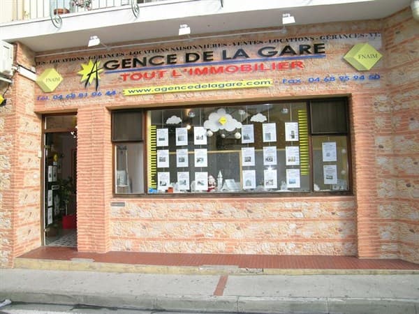 Façade agence de la gare